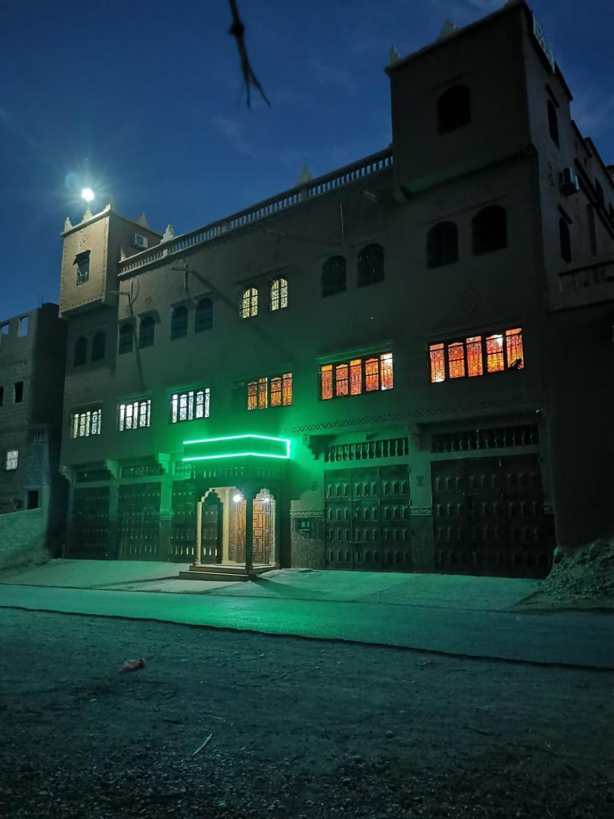 Hotel Awayou Bou Drarar Esterno foto