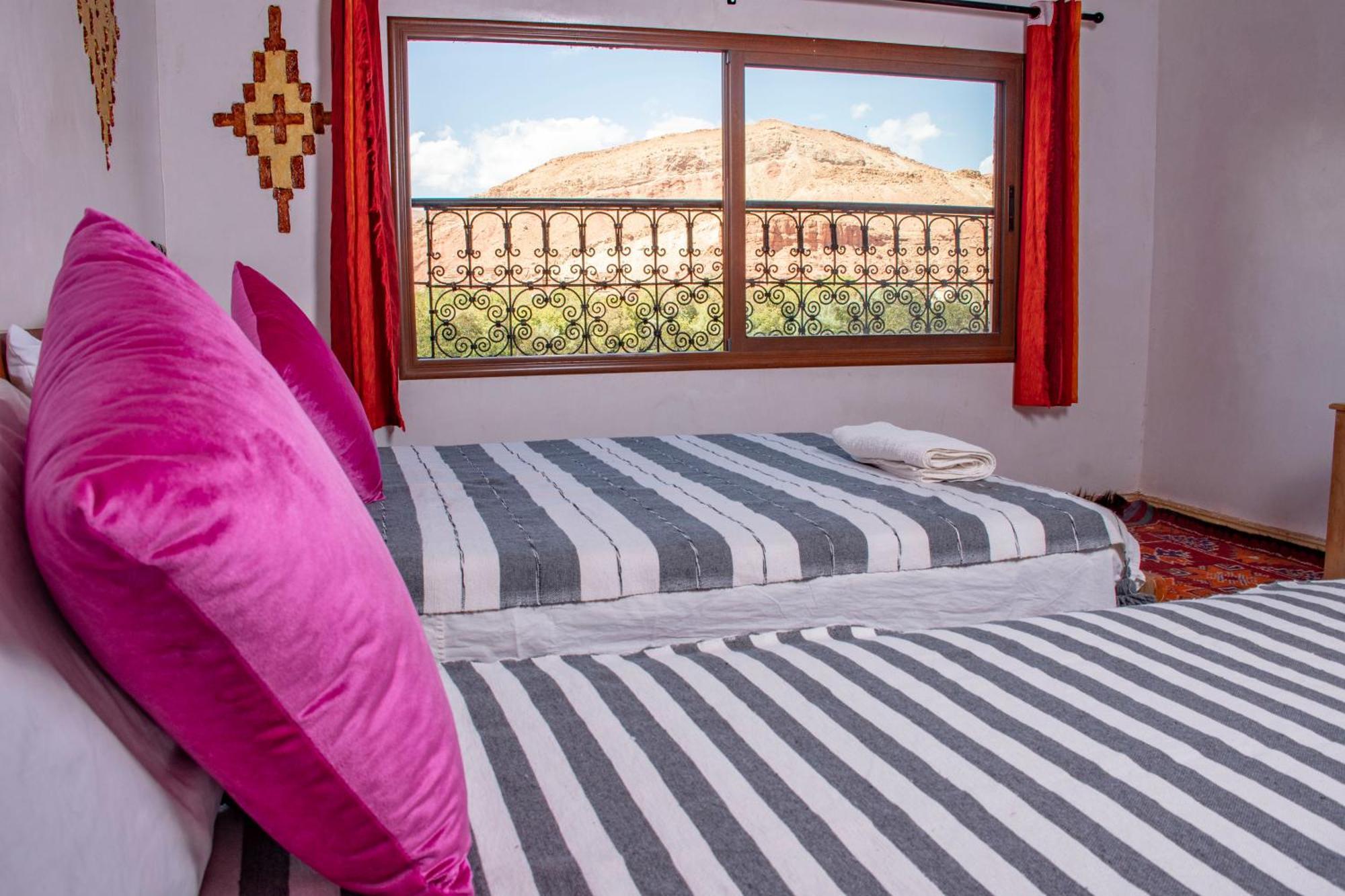 Hotel Awayou Bou Drarar Esterno foto