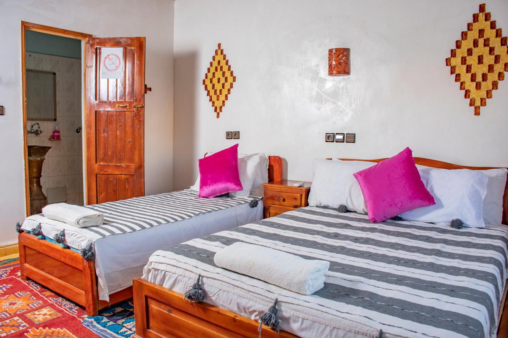 Hotel Awayou Bou Drarar Esterno foto