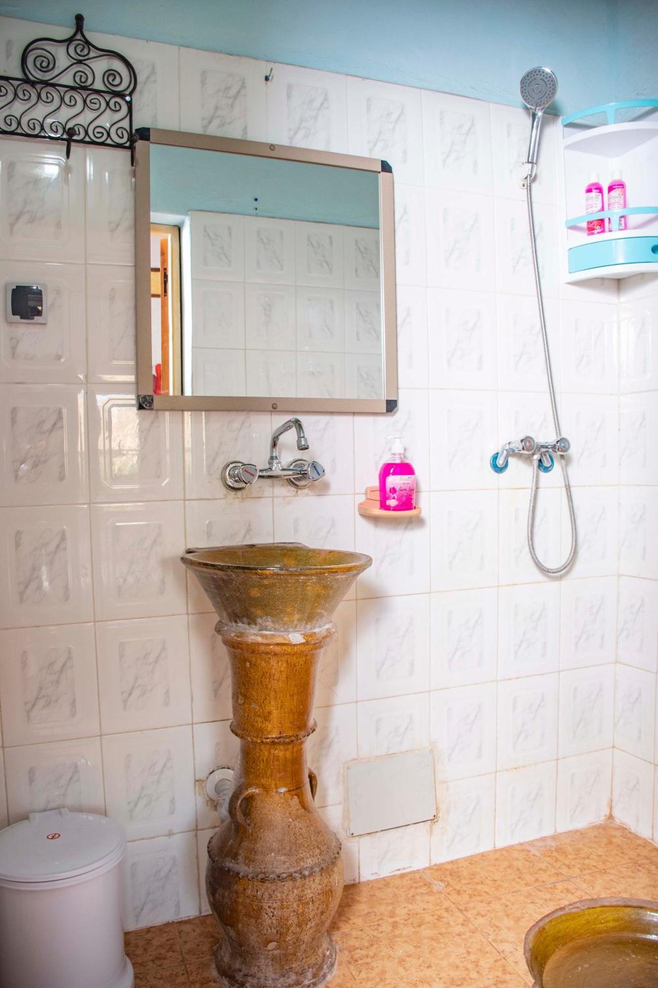 Hotel Awayou Bou Drarar Esterno foto
